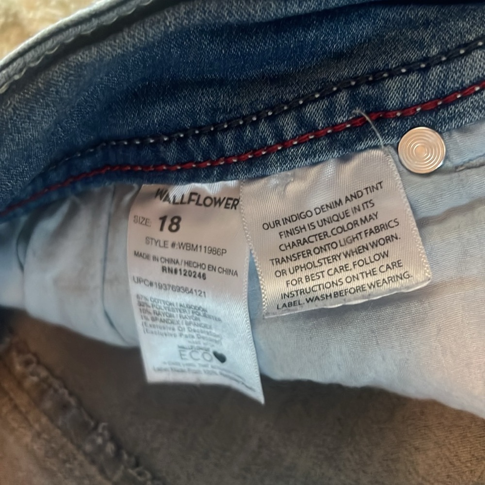 Size 18 wallflower skinny jeans - Picture 5 of 7